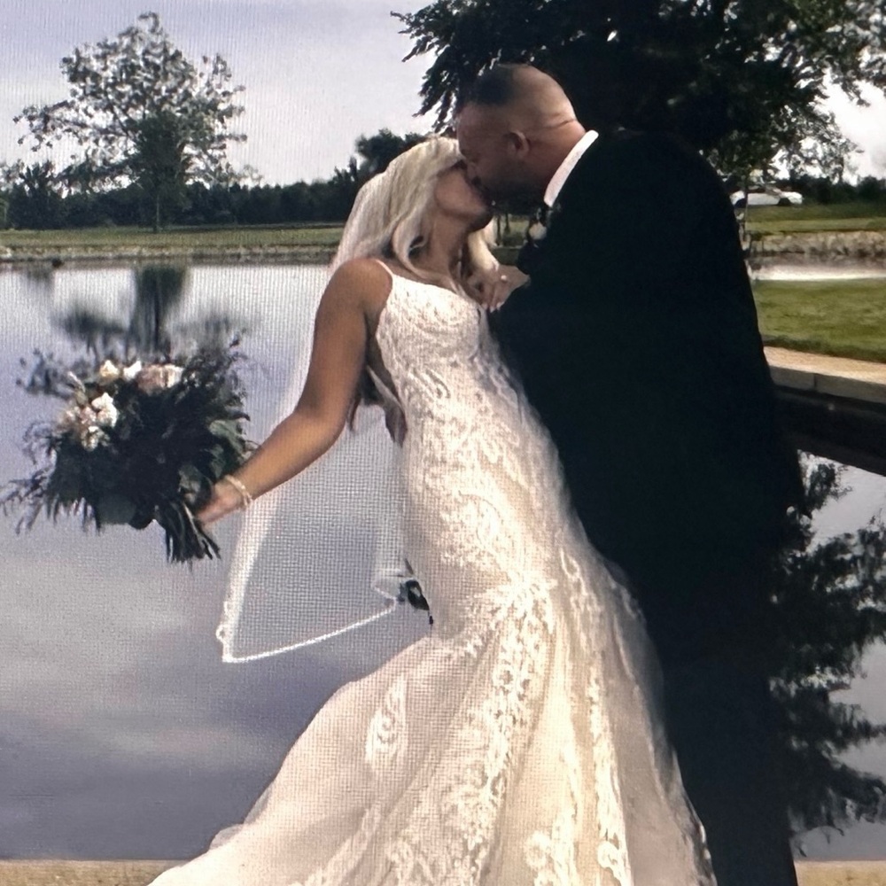 MARTINA LIANA 1305 WEDDING DRESS - Picture 4 of 9